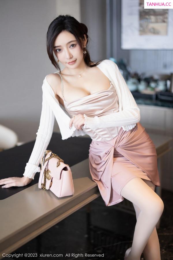 王馨瑶  [XiuRen]高清写真图 2023.11.09 No.7640 王馨瑶yanni 时尚美腿第34张图片